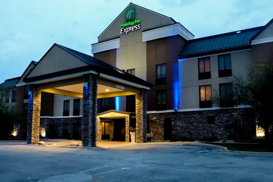 Holiday Inn Express Cedar Rapids (Collins Rd) by IHG hotel detail image 2