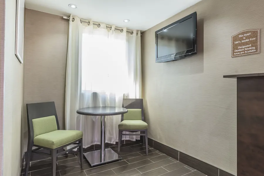 Ramada by Wyndham Kingston hotel detail image 6