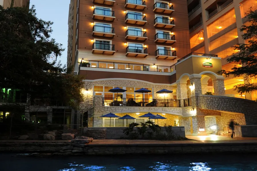 Courtyard Marriott Riverwalk hotel detail image 2
