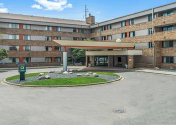 Quality Inn & Suites Mall of America - MSP Airport hotel thumbnail 4