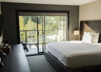 Tofino Resort & Marina hotel thumbnail 8
