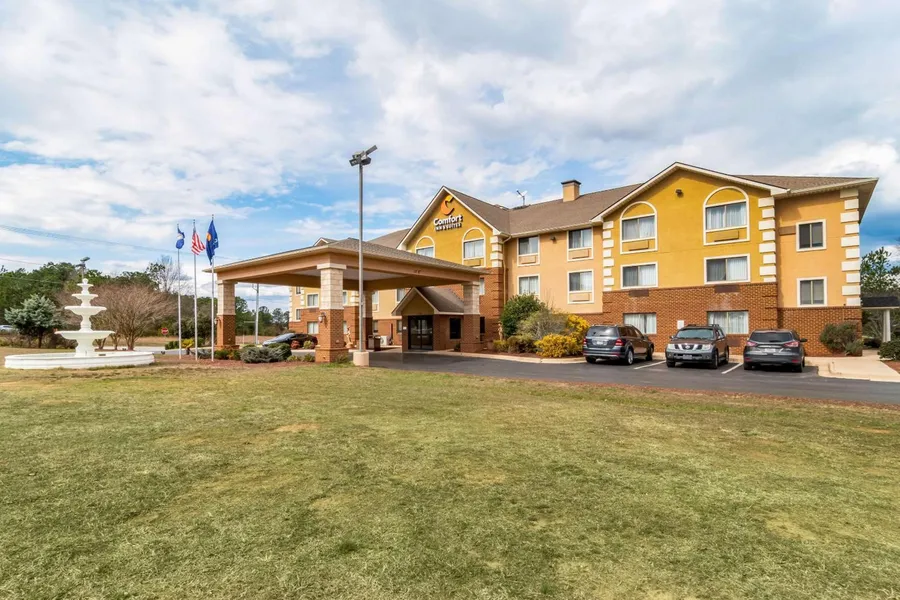 Comfort Inn & Suites South Hill I-85 hotel detail image 2