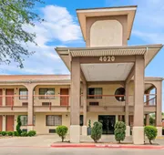 Super 8 by Wyndham Grand Prairie Southwest hotel detail image 3