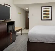 Hampton Inn & Suites Alpharetta hotel detail image 7