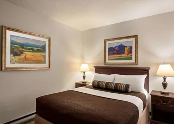 Travelodge by Wyndham Abbotsford Bakerview hotel thumbnail 6