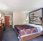 Super 8 by Wyndham Indianola hotel detail image 4