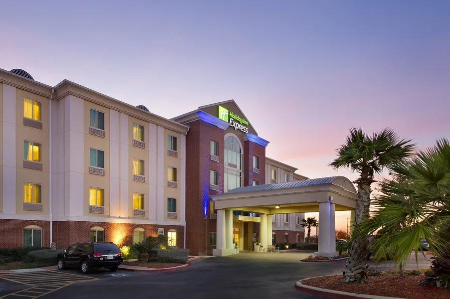 Holiday Inn Express & Suites San Antonio-West-SeaWorld Area by IHG hotel detail image 2