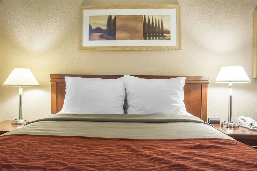 Comfort Inn London - Wellington Road hotel detail image 6
