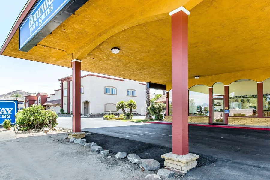Rodeway Inn & Suites Canyon Lake-Menifee West hotel detail image 2
