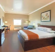 Super 8 by Wyndham Groesbeck hotel detail image 4