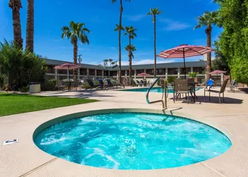 Howard Johnson by Wyndham Scottsdale Old Town hotel thumbnail 7