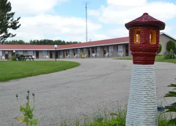 Lighthouse Motel hotel thumbnail 5