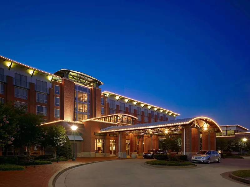 The Chattanoogan Hotel, Curio Collection by Hilton hotel detail image 2