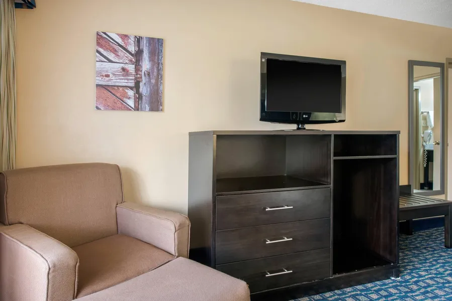 Quality Inn & Suites Brooksville I-75/Dade City hotel detail image 6