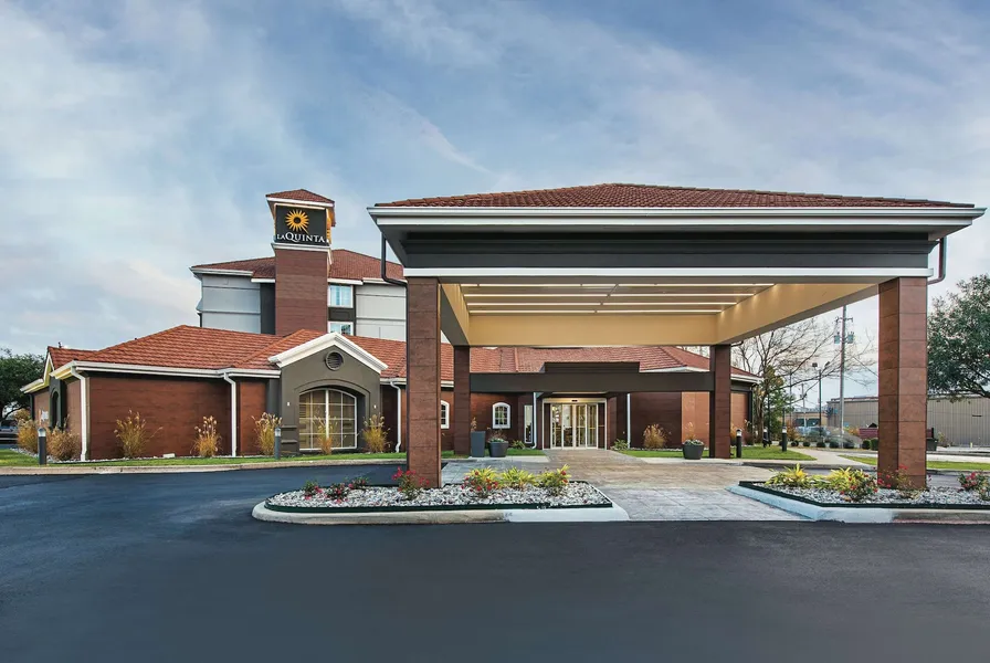 La Quinta Inn & Suites by Wyndham Shreveport Airport hotel detail image 2