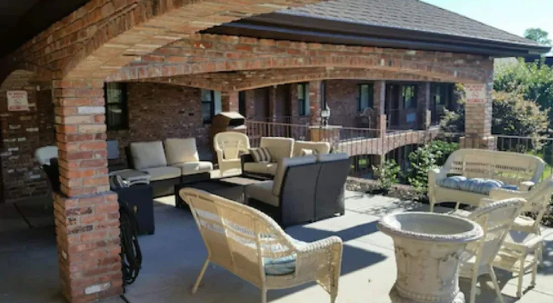 Chalet Inn & Suites Centerport hotel detail image 6