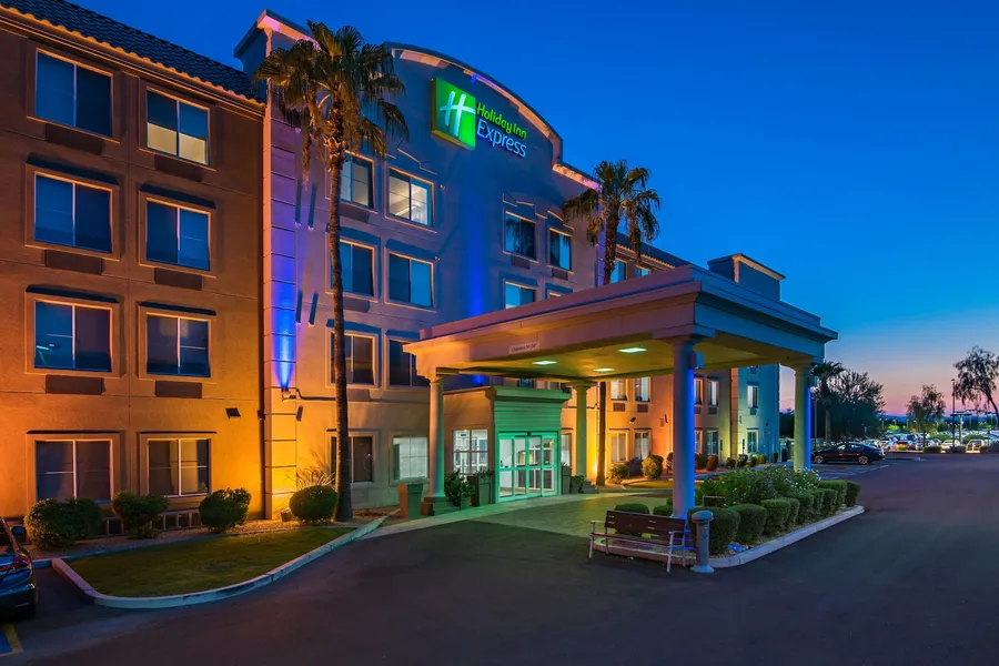 Holiday Inn Express Hotel & Suites PEORIA NORTH - GLENDALE by IHG hotel detail image 2