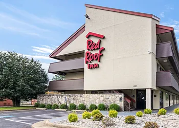 Red Roof Inn Hampton Coliseum & Convention Center hotel thumbnail 3