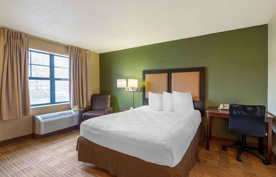 Extended Stay America Suites Chicago Woodfield Mall hotel detail image 6