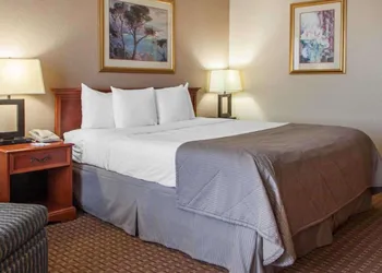 Clarion Inn Central hotel thumbnail 5