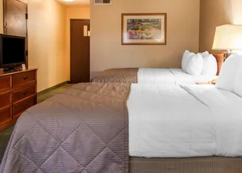 Clarion Inn Central hotel thumbnail 6