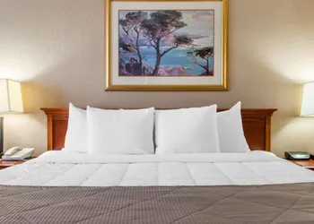 Clarion Inn Central hotel thumbnail 7