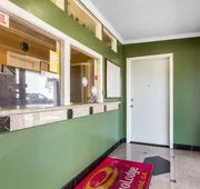 Econo Lodge hotel detail image 4
