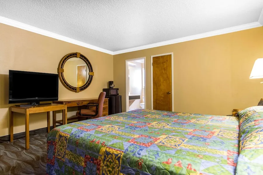 Econo Lodge hotel detail image 6