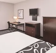La Quinta Inn & Suites by Wyndham Abilene Mall hotel detail image 4
