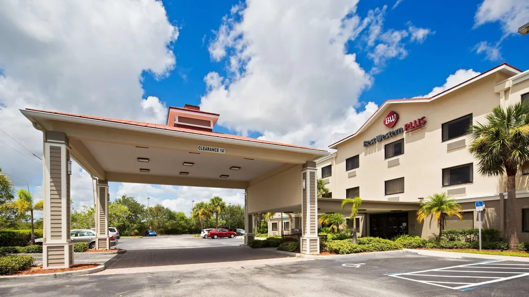Best Western Plus Sebastian Hotel & Suites hotel detail image 2