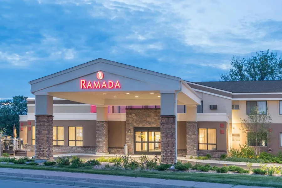 Ramada by Wyndham Minneapolis Golden Valley hotel detail image 2