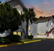 Red Roof Inn Darien - I-95/ North Brunswick hotel detail image 5