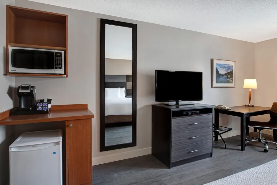 Days Inn & Suites by Wyndham Collingwood hotel detail image 6