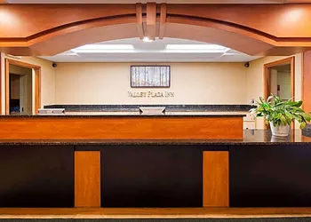 Valley Plaza Inn hotel thumbnail 4