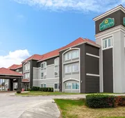 La Quinta Inn & Suites by Wyndham Seguin hotel detail image 4
