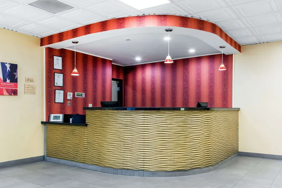 Quality Inn & Suites Charleston - Civic Center hotel detail image 6