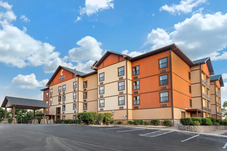 Comfort Inn & Suites Branson Meadows hotel detail image 2