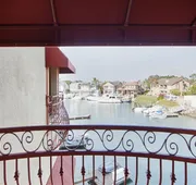 Best Western Harbour Inn & Suites Huntington - Sunset Beach hotel detail image 5
