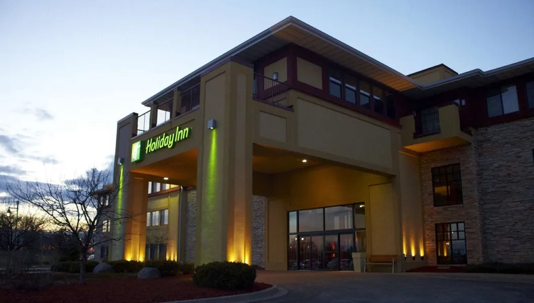 Holiday Inn Pewaukee - Milwaukee West by IHG hotel detail image 2