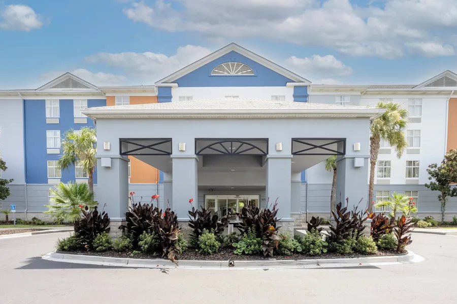 Holiday Inn Express & Suites Charleston - Northwoods by IHG hotel detail image 6