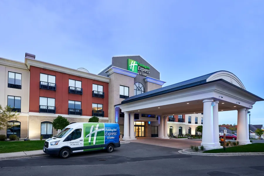 Holiday Inn Express Hotel & Suites Airport Dieppe by IHG hotel detail image 2