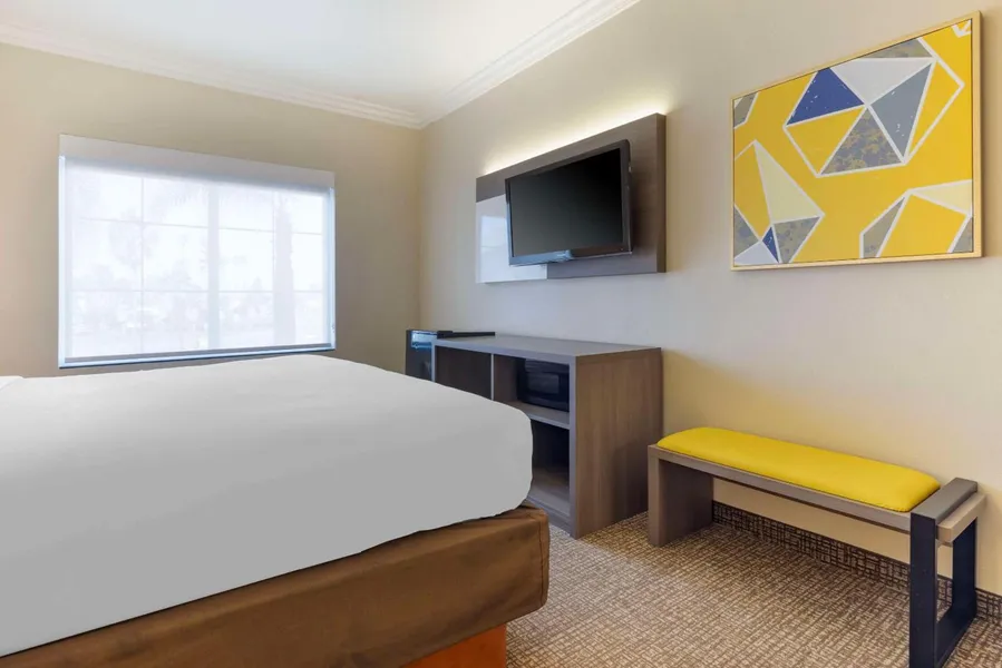 Comfort Suites Oceanside Camp Pendleton Area hotel detail image 6