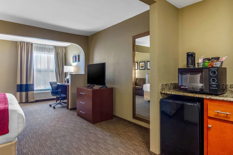 Comfort Inn & Suites LaGrange East hotel detail image 6