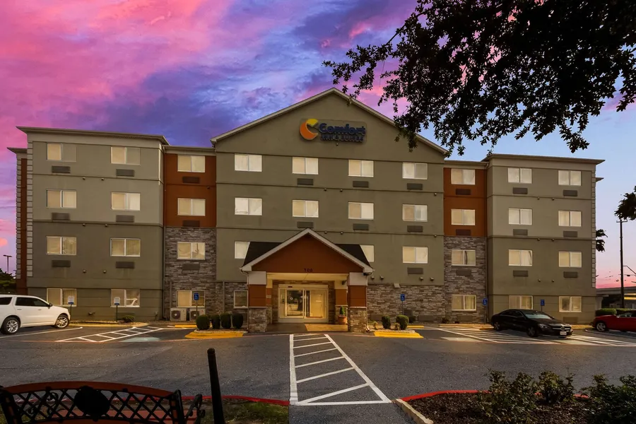 Comfort Inn & Suites hotel detail image 2