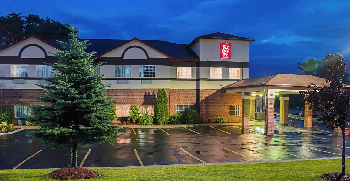 Red Roof Inn & Suites Lake Orion/ Auburn Hills hotel detail image 2