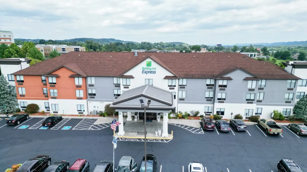 Holiday Inn Express & Suites Knoxville-North-I-75 Exit 112 by IHG hotel detail image 6