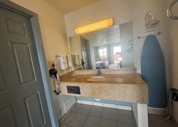 Budget Host Inn hotel thumbnail 6