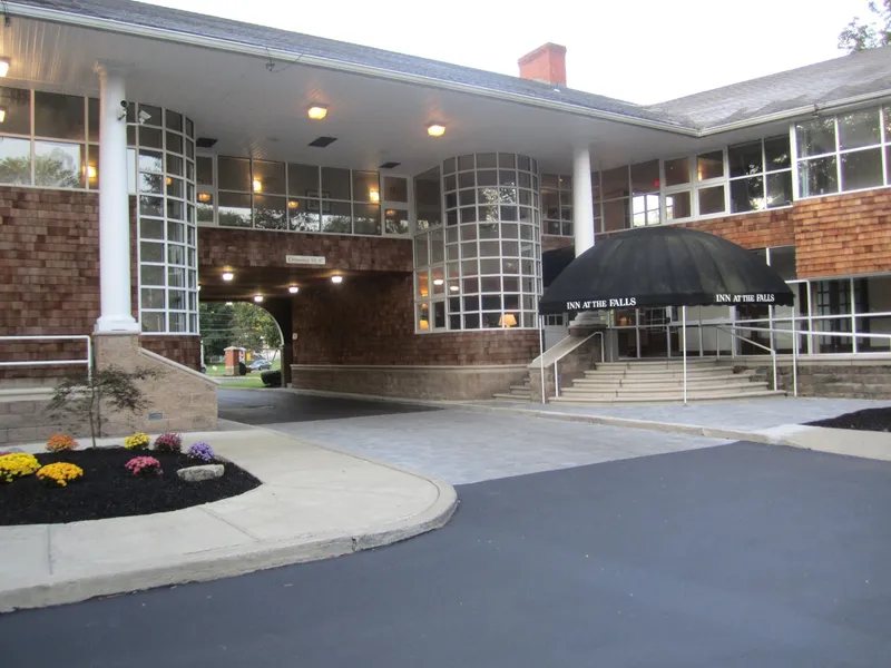 Best Western Plus The Inn & Suites At The Falls hotel detail image 2