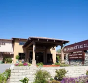 DoubleTree by Hilton Claremont hotel detail image 3