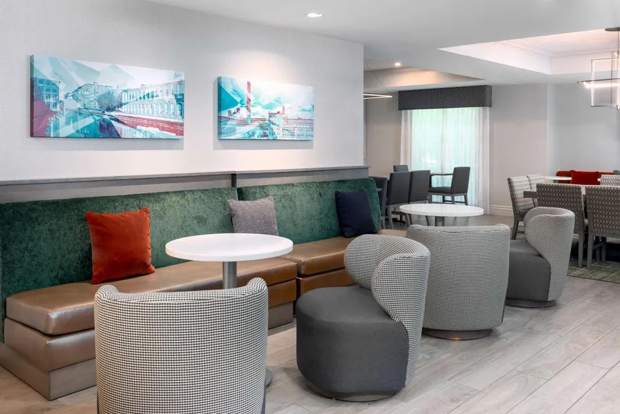 Hampton Inn Boston Bedford Burlington hotel detail image 6